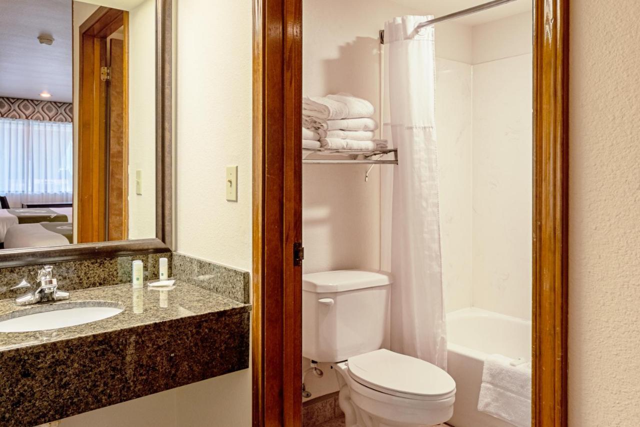 Quality Inn Three Rivers Bagian luar foto